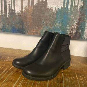 Bogs Womens Carly Hipster Low Leather Slip-On Waterproof Boots 7.5/38 Classic